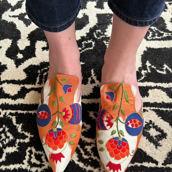 Handwoven Silk İkat Fabricvibrant Traditional Patterns,natural Dye