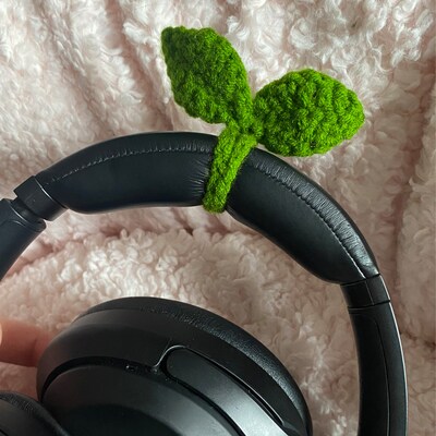Cute Crochet Viral Trend Leaf Clover Sprout Growing Leaf Headphone