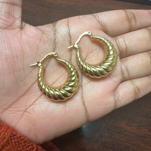 Sa'sha added a photo of their purchase