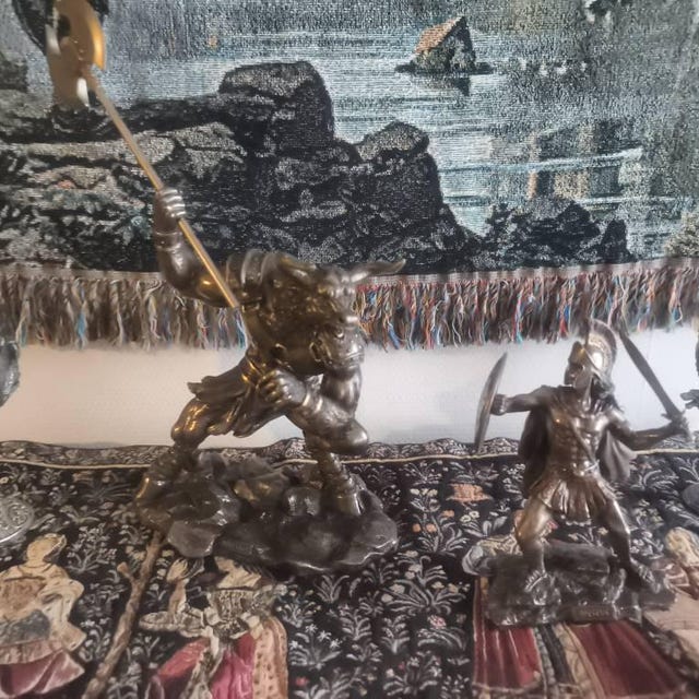 テセウス対ミノタウロス像セット：ブロンズ製ギリシャ神話装飾 - Etsy 日本