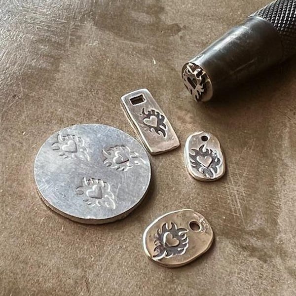 Custom made steel stamps | Order online | Worldwide shipment