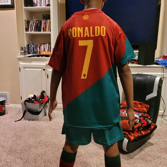 Portugal 2022 Ronaldo Kids Soccer Uniform Jersey Shors Socks for