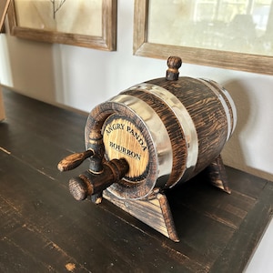 Mini tonneau de whisky en chêne personnalisé tonneau de bière fait main de 1-2 litres en bois tonneau de vin-bourbon cadeau pour homme lui petit ami mari amateur de vin