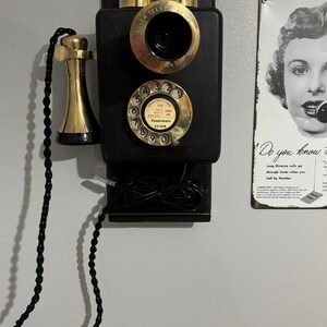 1930年代スタイルの木製壁掛け電話（棚付き） - Etsy 日本
