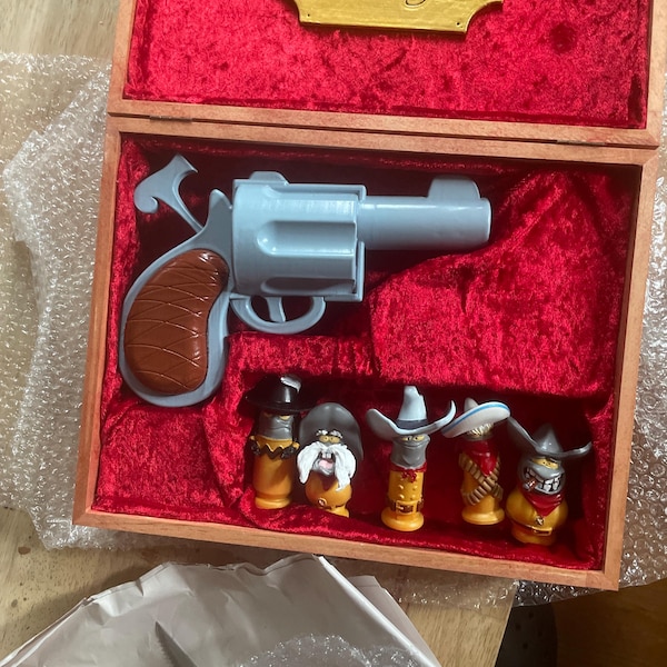 Roger Rabbit Cartoon Revolver Prop Set - Etsy