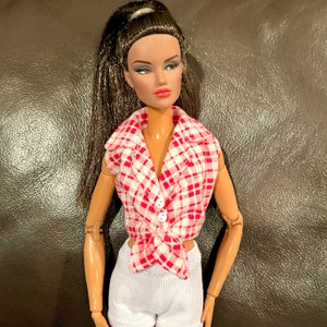 DIY, Moletom para Barbie SEM COSTURA, Como fazer roupinhas de boneca, Miua 