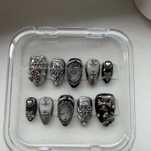 Heejin added a photo of their purchase