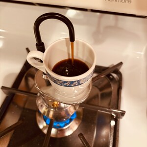 Bialetti New Moka Induction Induction Coffee Maker, 2 Cups, 90 milliliters,  Aluminium, Black : Bialetti Industrie: : Home & Kitchen