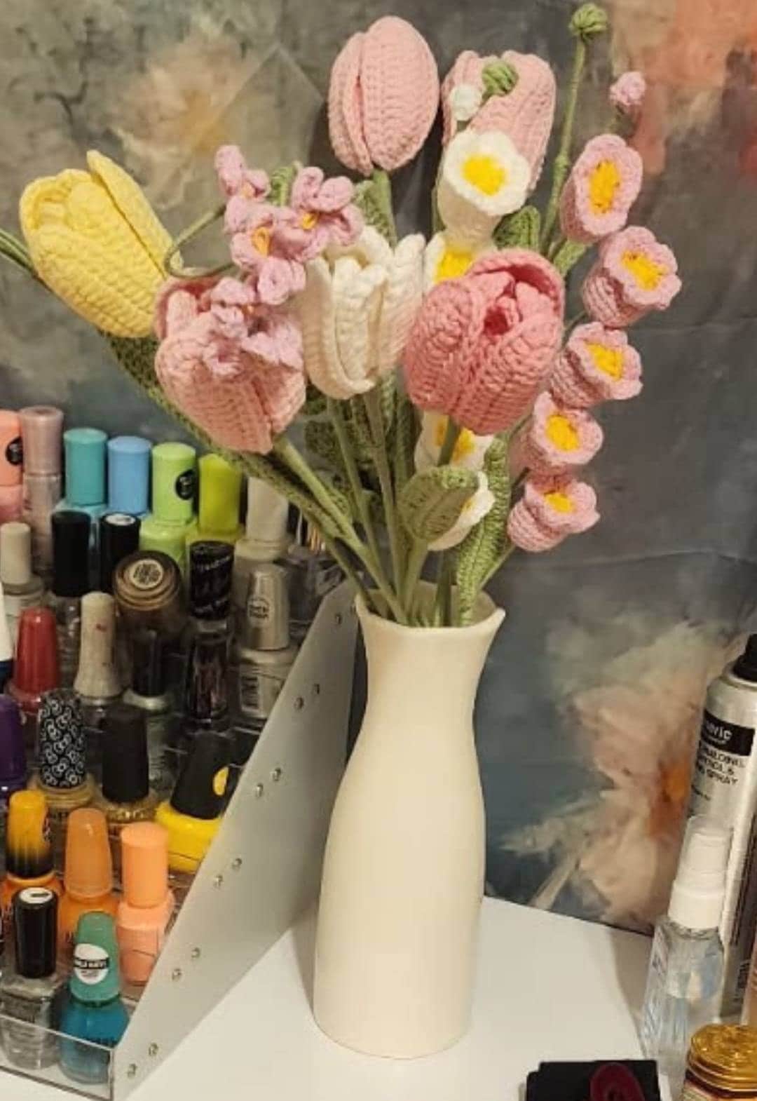 Gehäkelter Blumenstrauß, Tulpe, Rosa, Weiß, Lila, Blau, ewig, Abschluss, Geburtstag, Geschenk für Freundin, Schwester, Freundin, Liebe, Ostern