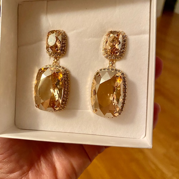 Champagne Drop Earring main image 1