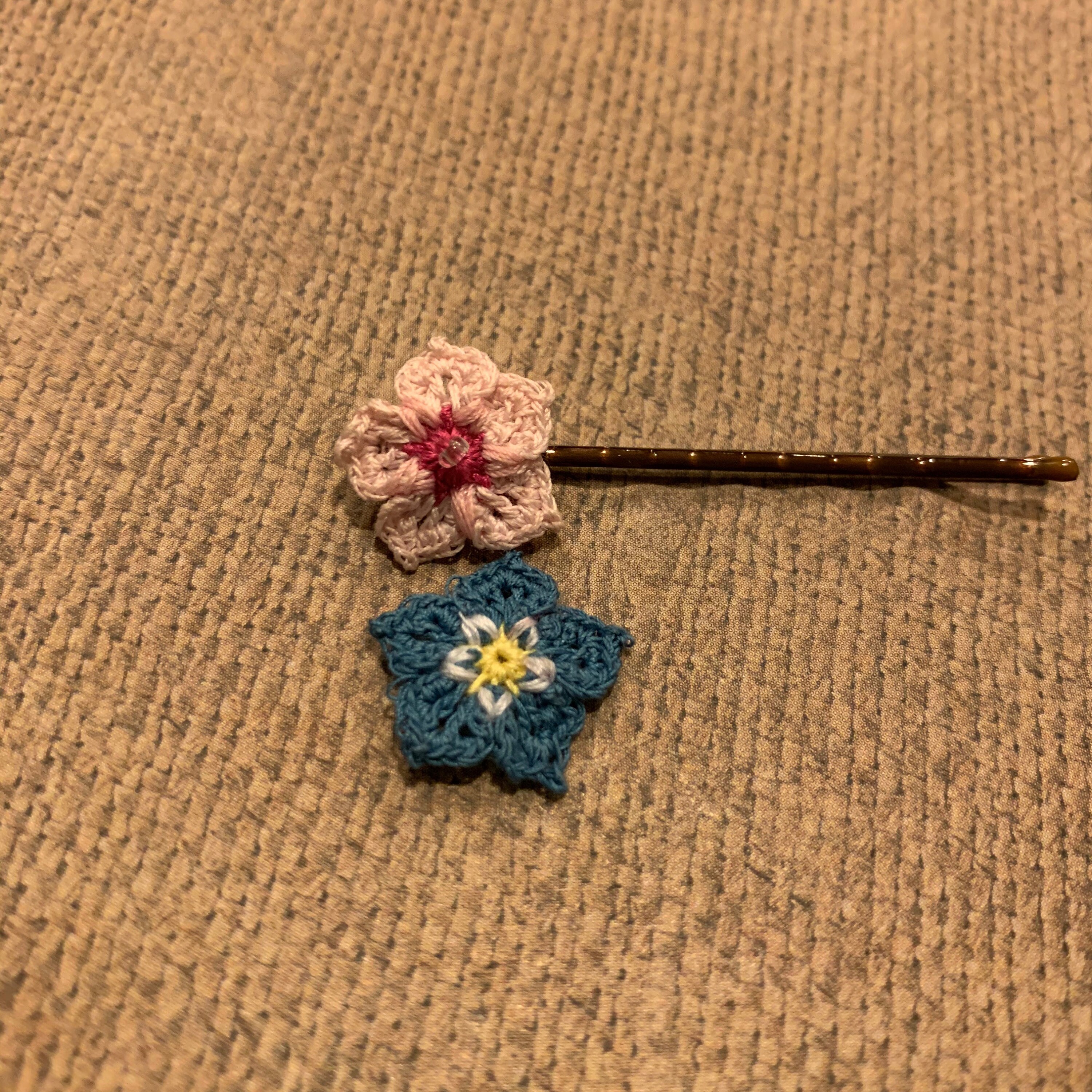 Micro crochet Forget me not and cherry blossom jewellery pattern, crochet flower making tutorial, crochet PDF pattern digital download