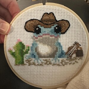 カエルのクロスステッチパターンPDFバンドル - 青+緑のカエルの