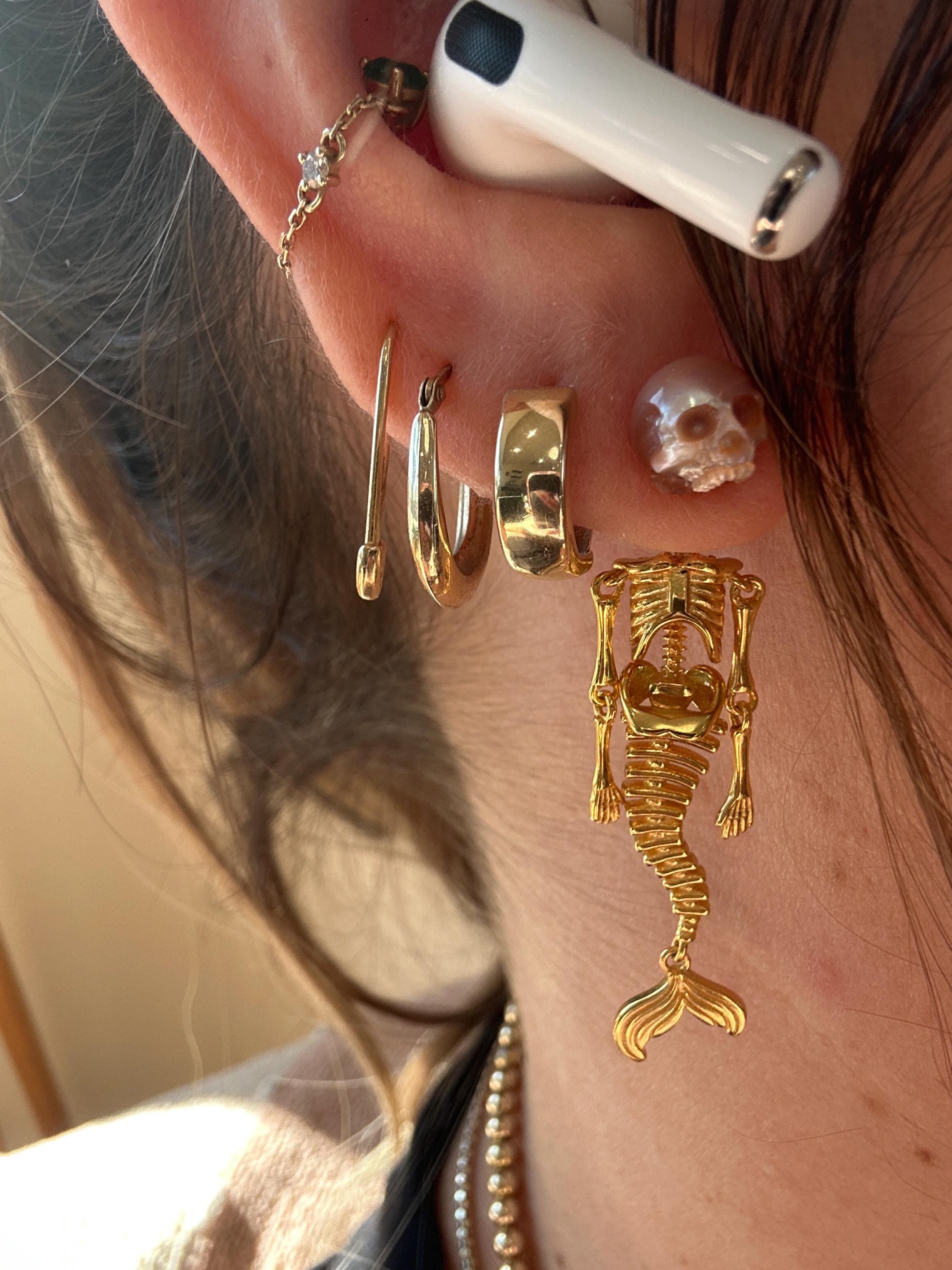 Mermaid and Gentlemen Skeleton moveable Earring Gift for Her Skull Pearl Earrings for lover Gothic Earring for wedding Sliver pearl Earring
