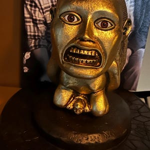 インディ・ジョーンズ黄金の豊穣の女神像（目付き）と台座付き