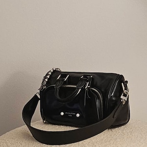 dora added a photo of their purchase