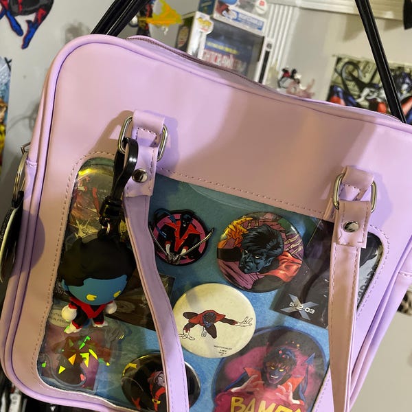 Borsa A Tracolla Ita Bag In Tela E PVC – Kawaii, Con Finestra Per Spille, Perfetta Per Anime E Cosplay
