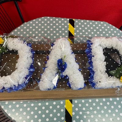 Personalised Artificial Silk Funeral Tribute – Any 3 Letter Name Flower Wreath, MUM, NAN, Etc – MySilkFlowers