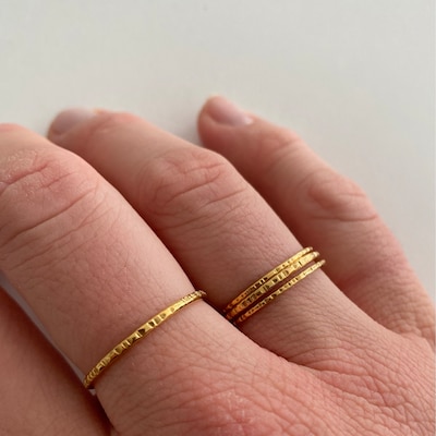 Bague 3 rangs en plaqué Or avec une pierre en Aventurine verte et des oxydes de zirconium teintés verts