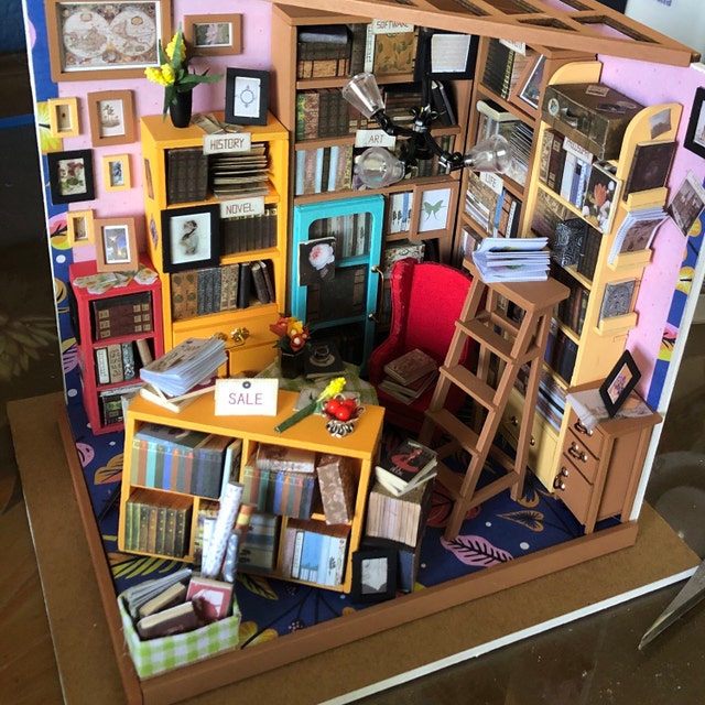 Sam's Library Book Nook Miniature Dollhouse