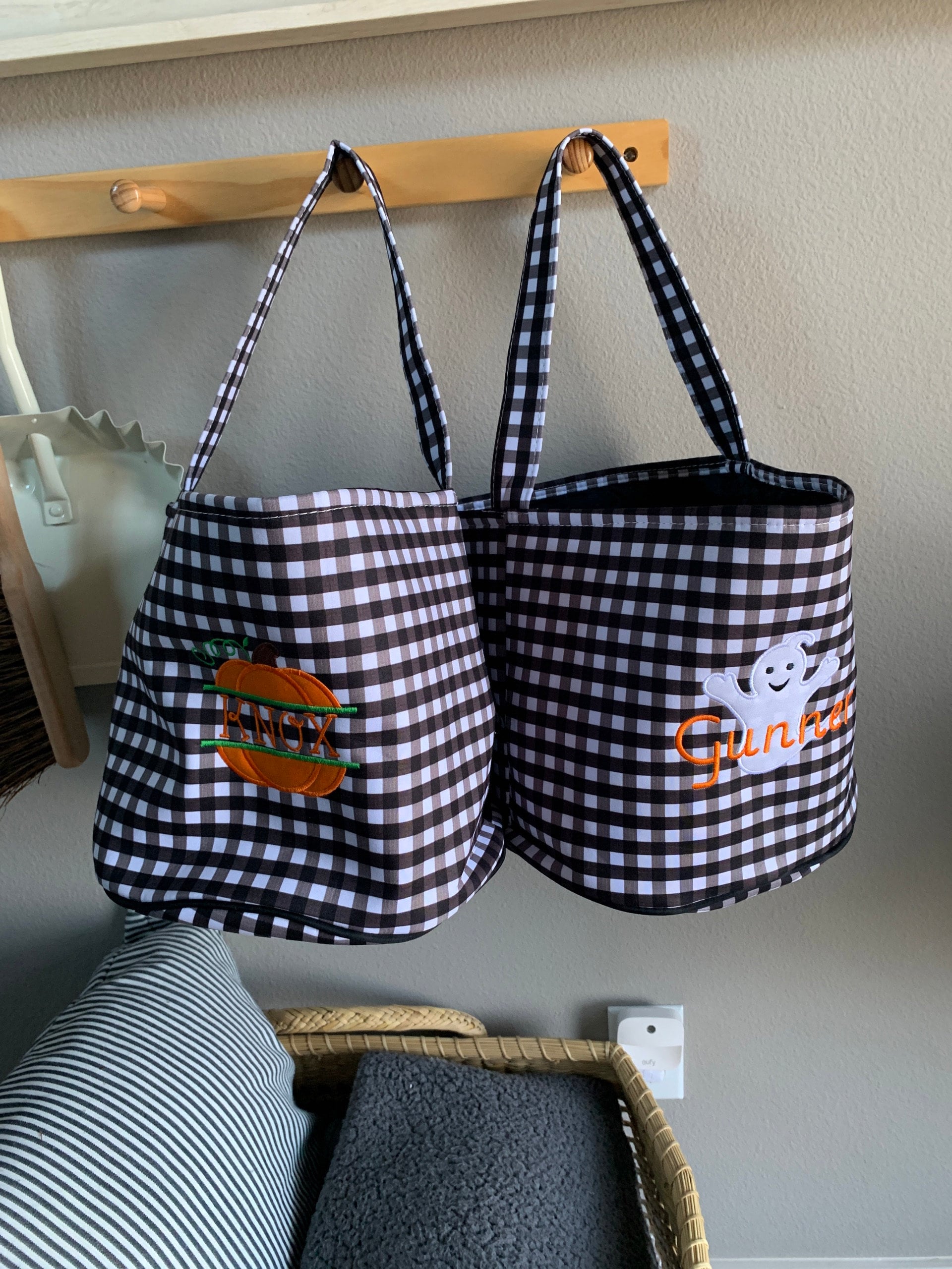 Trick or treat bag, Trick-or-treat bucket,  Halloween Bucket, Personalized, Halloween Basket, monogram, trick-or-treat, Halloween bag