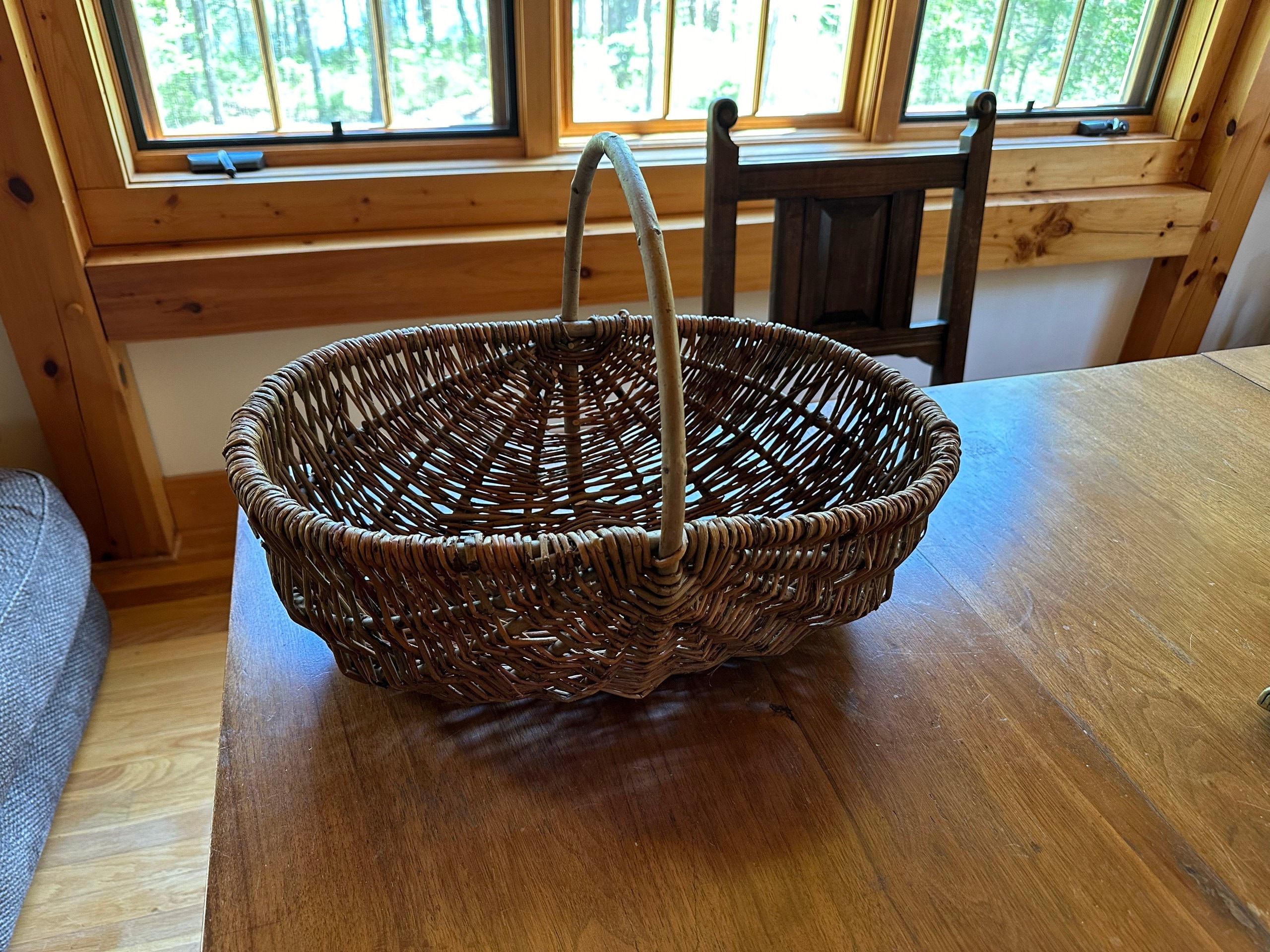 Nutley&#39;s Medium Beautiful Hand-Made Rustic Willow Garden Trug Basket wicker