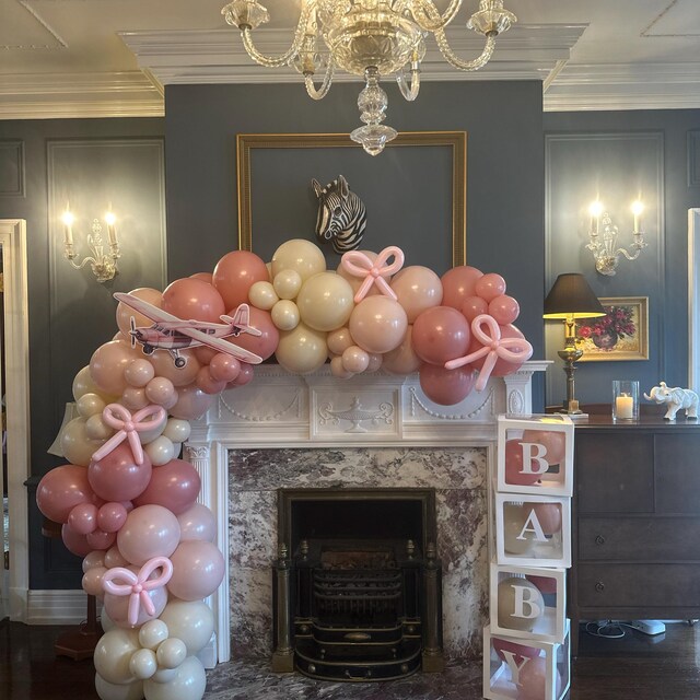 Ghirlanda con fiocco rosa, decorazione in raso per