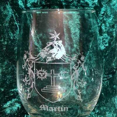 Custom Family Crest Clear Stemless Wine Glass 18 Oz, Engraved Coat of ...