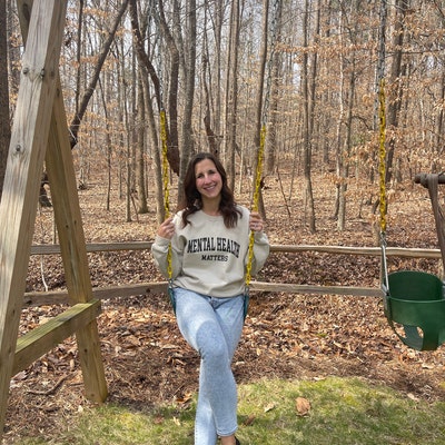 Funny Real Estate Agent Sweatshirt For Women - Realtor Crewneck Pullover, Long Sleeve Casual Shirt (Sizes S-2XL)