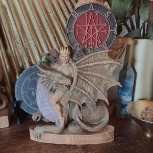 アスタロト像：木彫りの悪魔、オカルト祭壇の装飾 - Etsy 日本