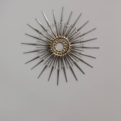 Overcomer Crown Metal Wall Art – Inspirational Decor