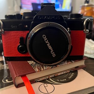 完動品＊美品＊初期保証★OLYMPUS OM-1★リザード本革外装★作例多数！ OLYMPUS OM-1【完動品】革カスタムオプション有り❗️ – Ein Camera