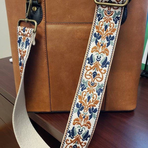 Adjustable Vintage Guitar Strap | Embroidered Jacquard Pattern | Wide Padded Shoulder Strap For Acoustic, Electric, Bass