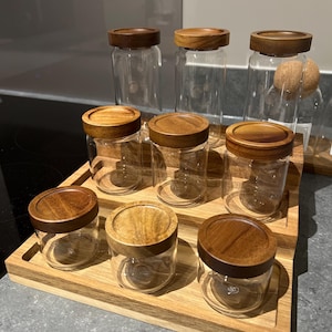 Set 24 Barattoli Spezie In Vetro - Con Etichette, Coperchi In Bamb&ugrave; E Accessori