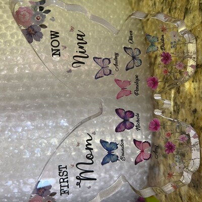 Holding Kid Hands Mom Grandma, Custom Name Mom and Kid Hands Acrylic ...
