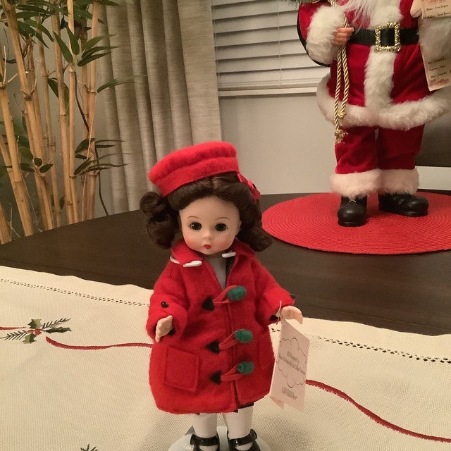ALL WRAPPED UP Madame Alexander 8