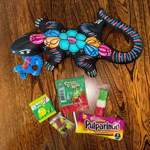 Hand Painted Iguana Wall Decor – Mexican Folk Art Clay Lizard