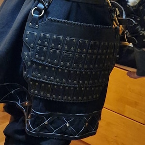 ヴァイキングの鎧をまとった蛮族のタセット。革製の脚鎧 - Etsy 日本