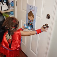 Pin the Mask on the Astronaut Printable Party Game 3 Poster - Etsy Canada