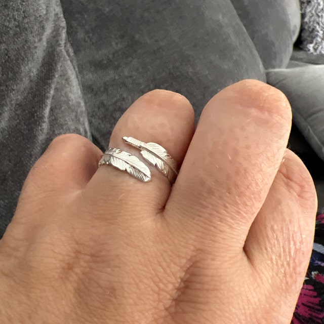 Feather ring meaning outlet