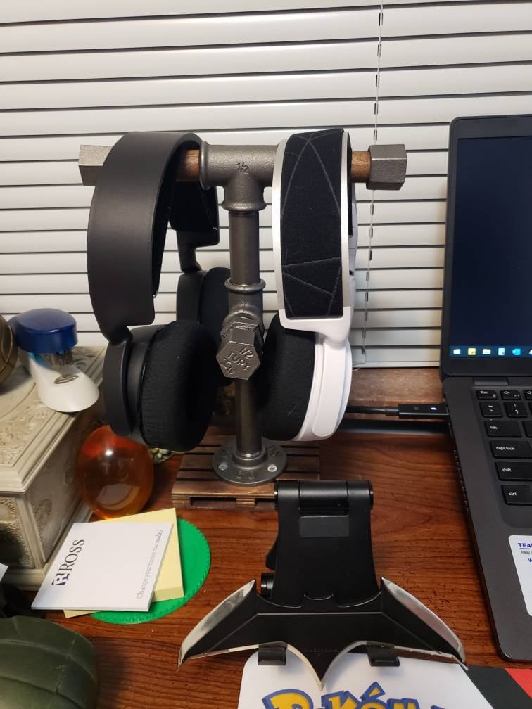Headphones stand, headset stand, headphone hanger, water pipe holder, dock,loft gift for him, music lover, for desk induastrial loft solid