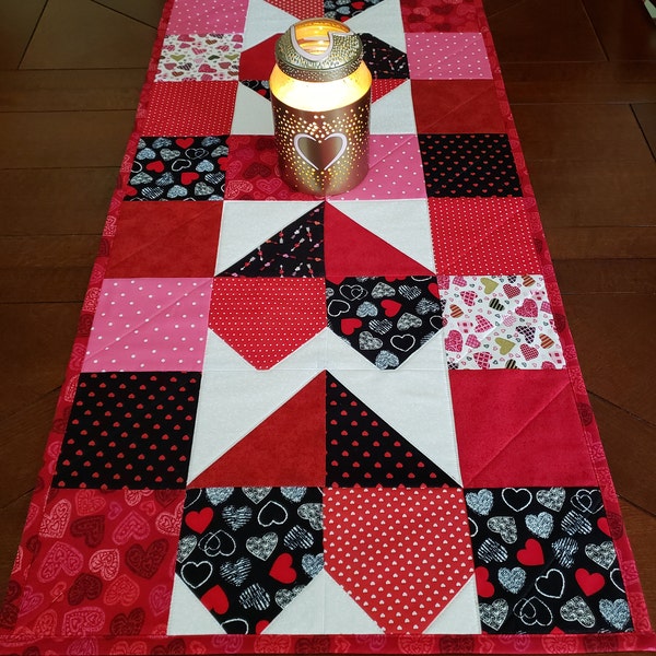 Printed Pattern for Charming Hearts Easy Valentine Table Runner or 27 ...