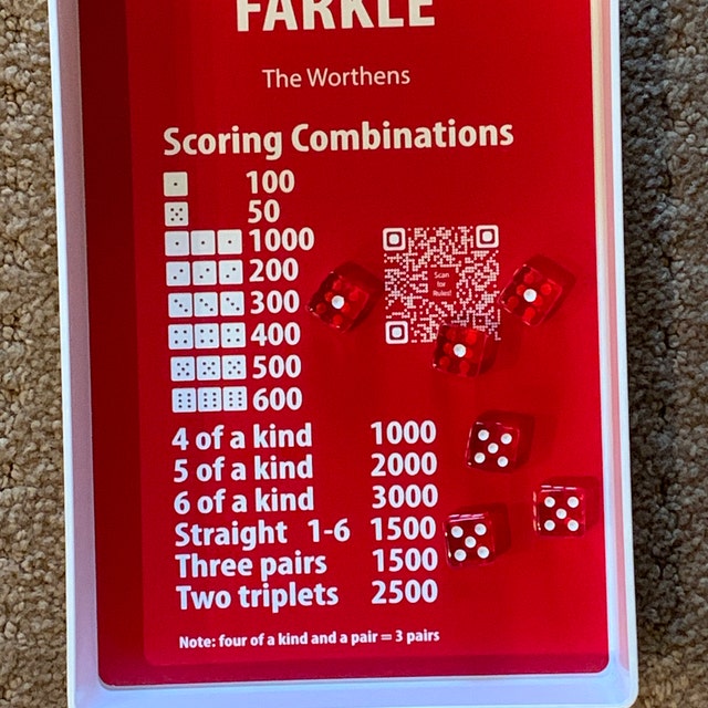 XFDJB Farkle - Bandeja de dados Farkle, juego de dados clásico con bandeja de madera plegable de 17.7 pulgadas y 6 dados grandes de perlas de madera y un juego de marcadores XFDJB Farkle - Bandeja de dados Farkle, juego de dados clásico con bandeja de madera plegable de 17.7 pulgadas y 6 dados grandes de perlas de madera y un juego de marcadores