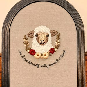 かわいい羊の刺繍パターン | 羊毛の手刺繍 PDF | 花と糸を使った素朴な