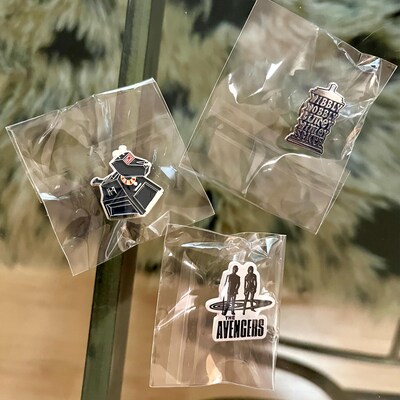 Tardis Pin new Design max.dim 22mm DR WHO Police Box, Time Machine ...