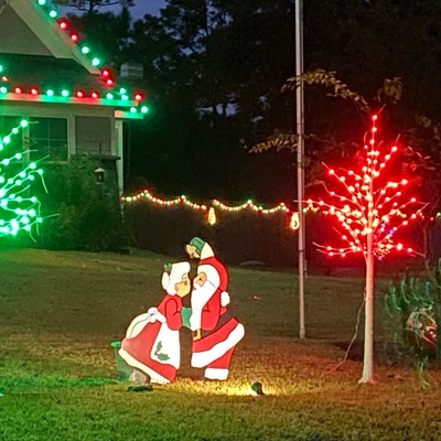 Kissing Mr and Mrs Clause/ Christmas Yard Decor/ Santa Outdoor Lawn Art ...