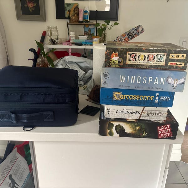 BORD GAME BAG | Rugzak voor bordspellen | GROTE CAPACITEIT | VULLING 10 mm, handvat, schouderbanden en buitenzak | BESCHERM en ORGANISEER je games tijdens hun transport