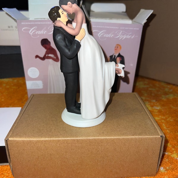 True Romance Interlocking Wedding Cake Toppers - Light Skin Tone Groom ...