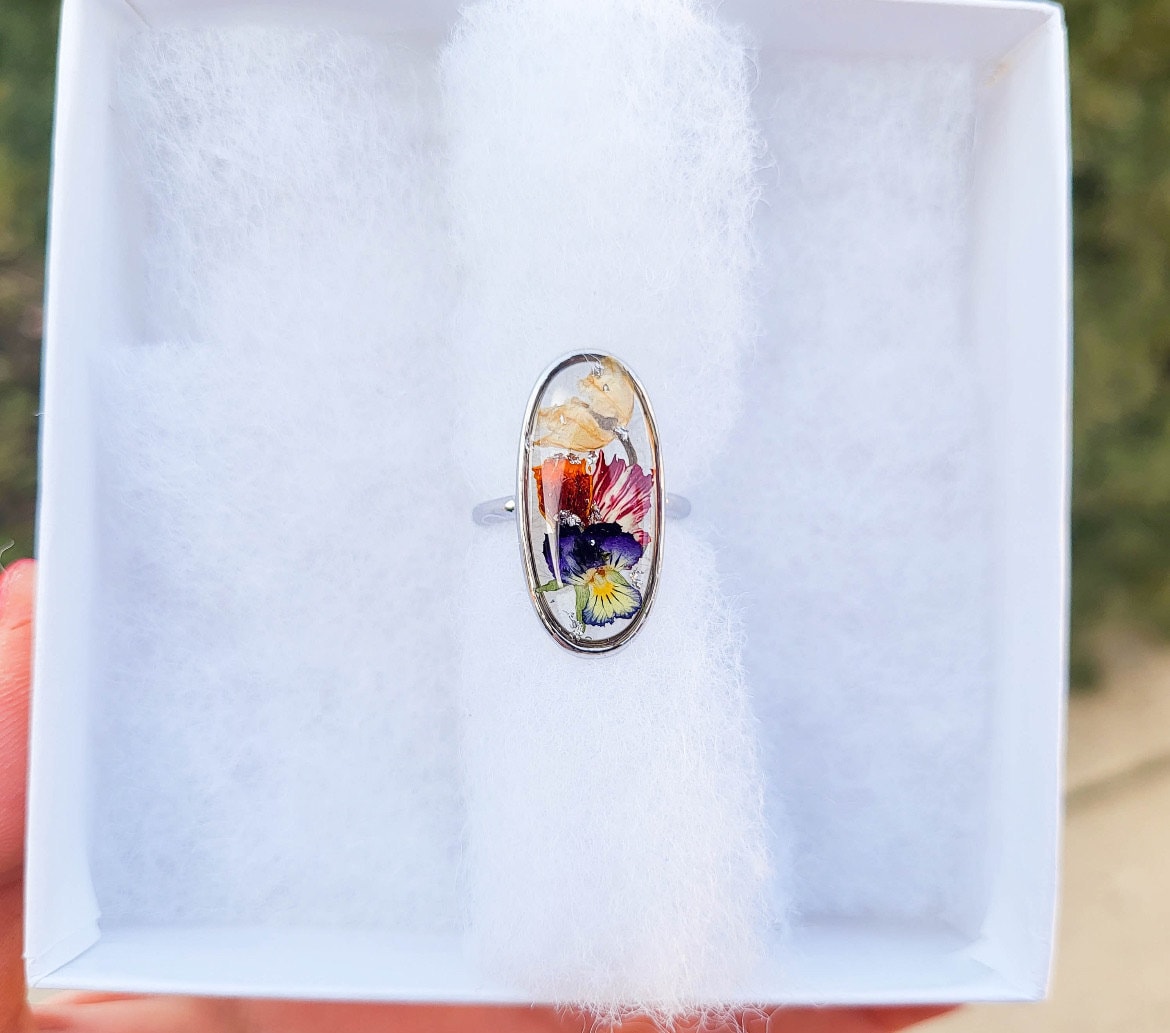 Personalized birth flower ring, birth month flower jewelry, personalized birthday gift for her, nature inspired ring, custom resin ring