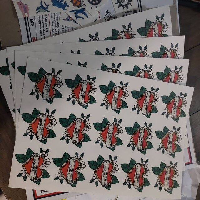 Lot De 8 Grandes Feuilles De Tatouages Temporaires Halloween Suicide Squad - 105 Motifs