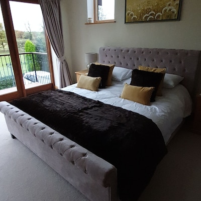 Bison Brown Faux Fur Throw. Faux Fur Blanket for Bed or Sofa, Main Fur